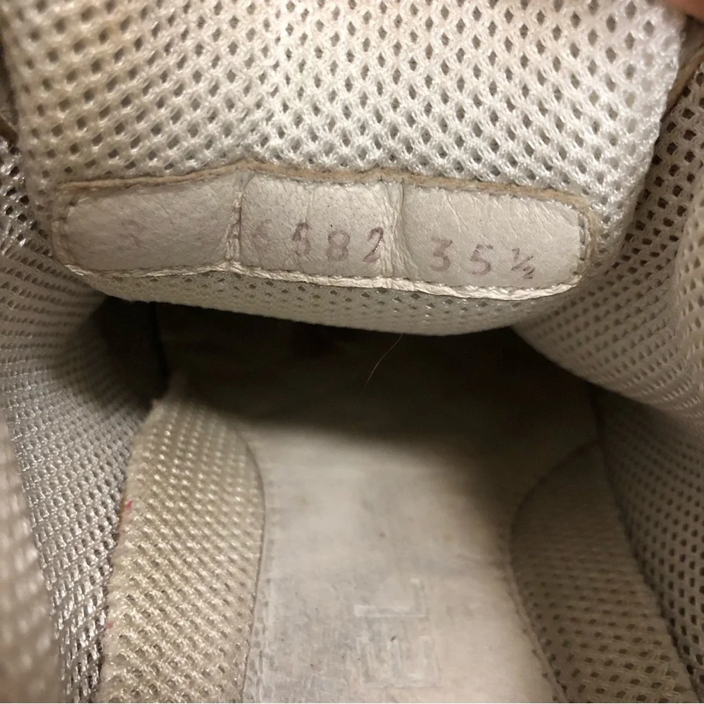 CHANEL size 35